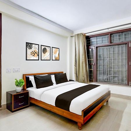 מוסורי Super Townhouse Mall Road Near Library Chowk מראה חיצוני תמונה