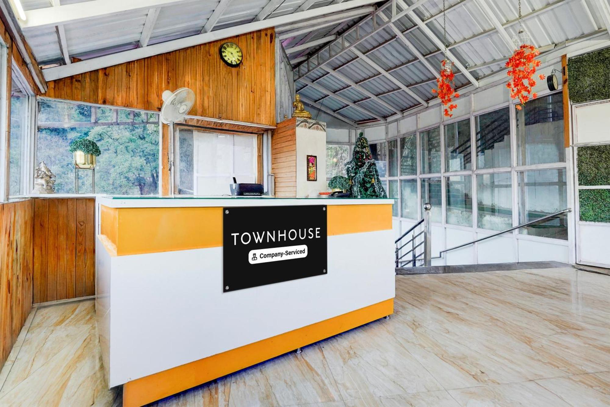 מוסורי Super Townhouse Mall Road Near Library Chowk מראה חיצוני תמונה