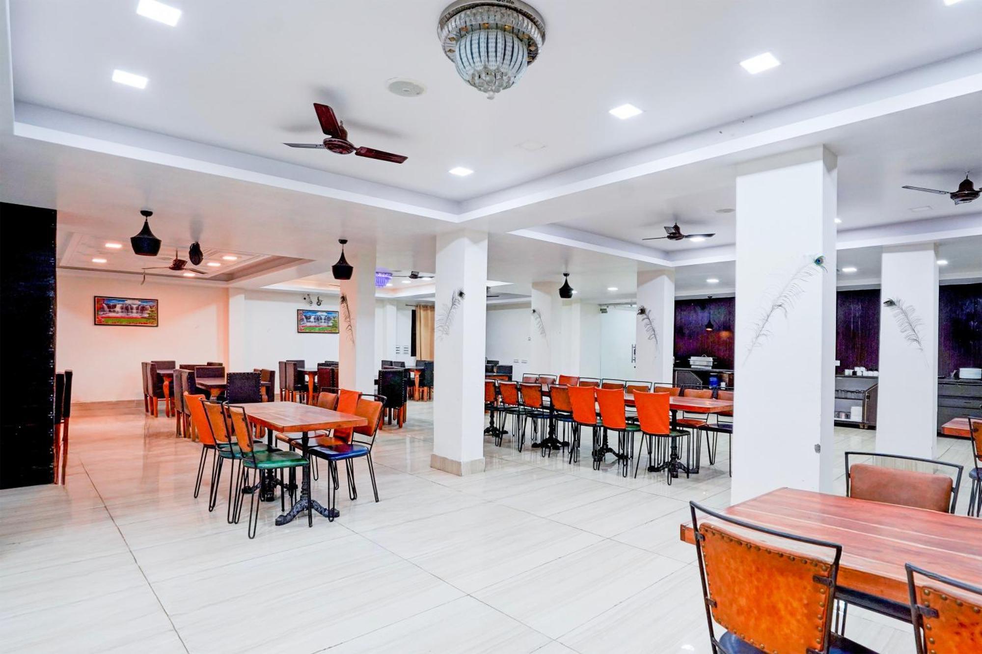 מוסורי Super Townhouse Mall Road Near Library Chowk מראה חיצוני תמונה